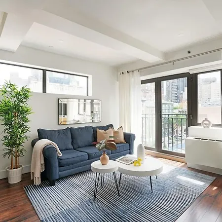809-6A New 2Br Private Roof & City View